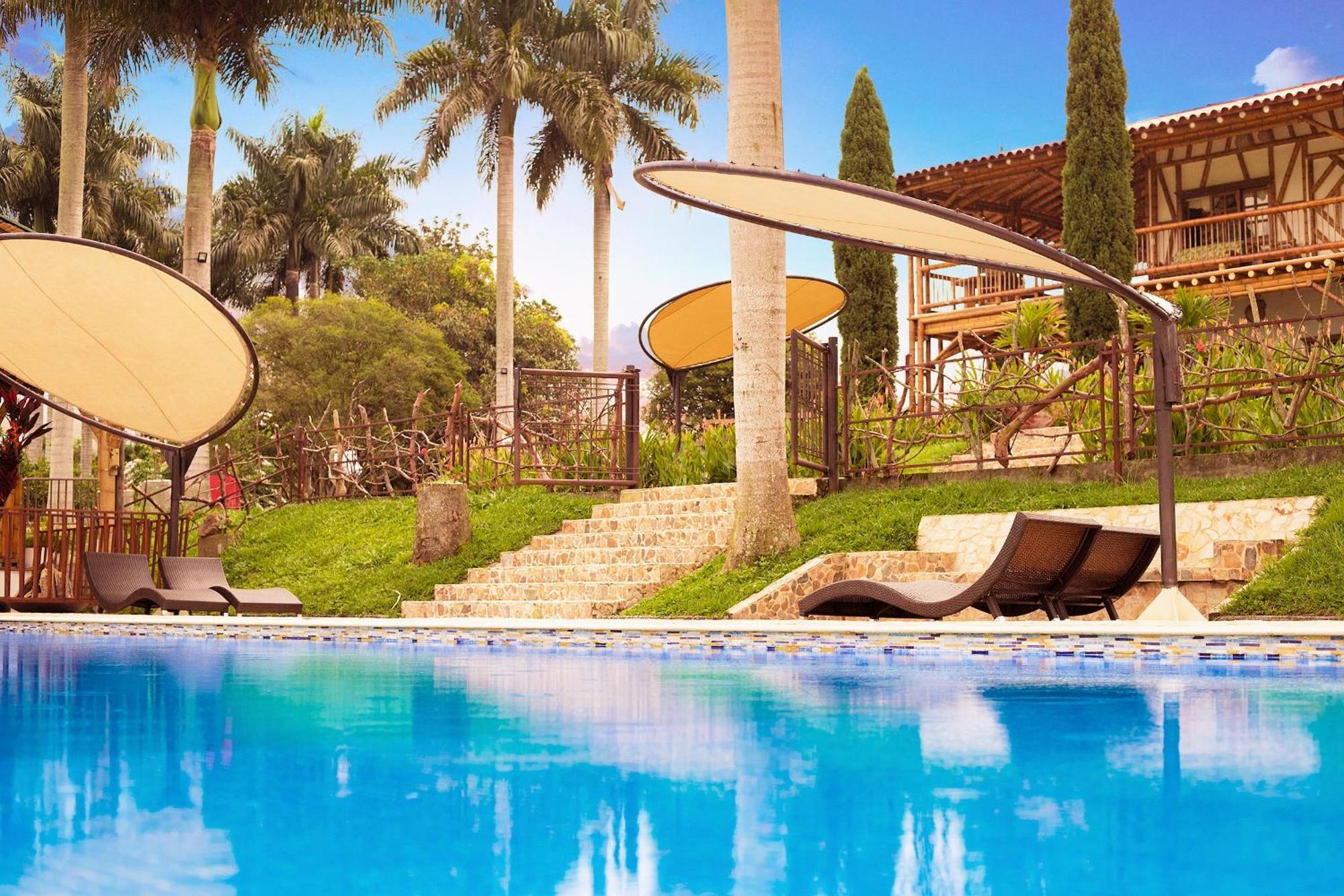 Combia Baja Hotel Casa San Carlos Lodge Pereira מראה חיצוני תמונה