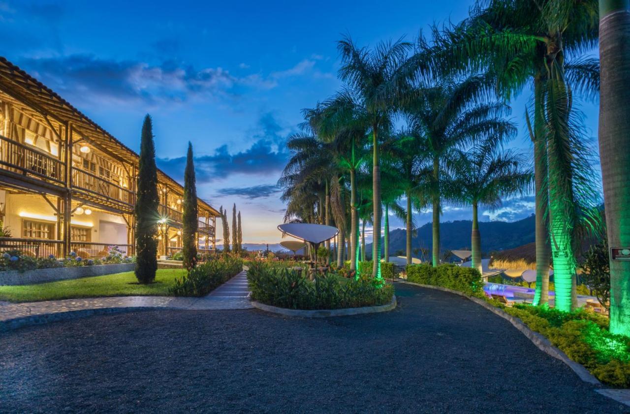 Combia Baja Hotel Casa San Carlos Lodge Pereira מראה חיצוני תמונה